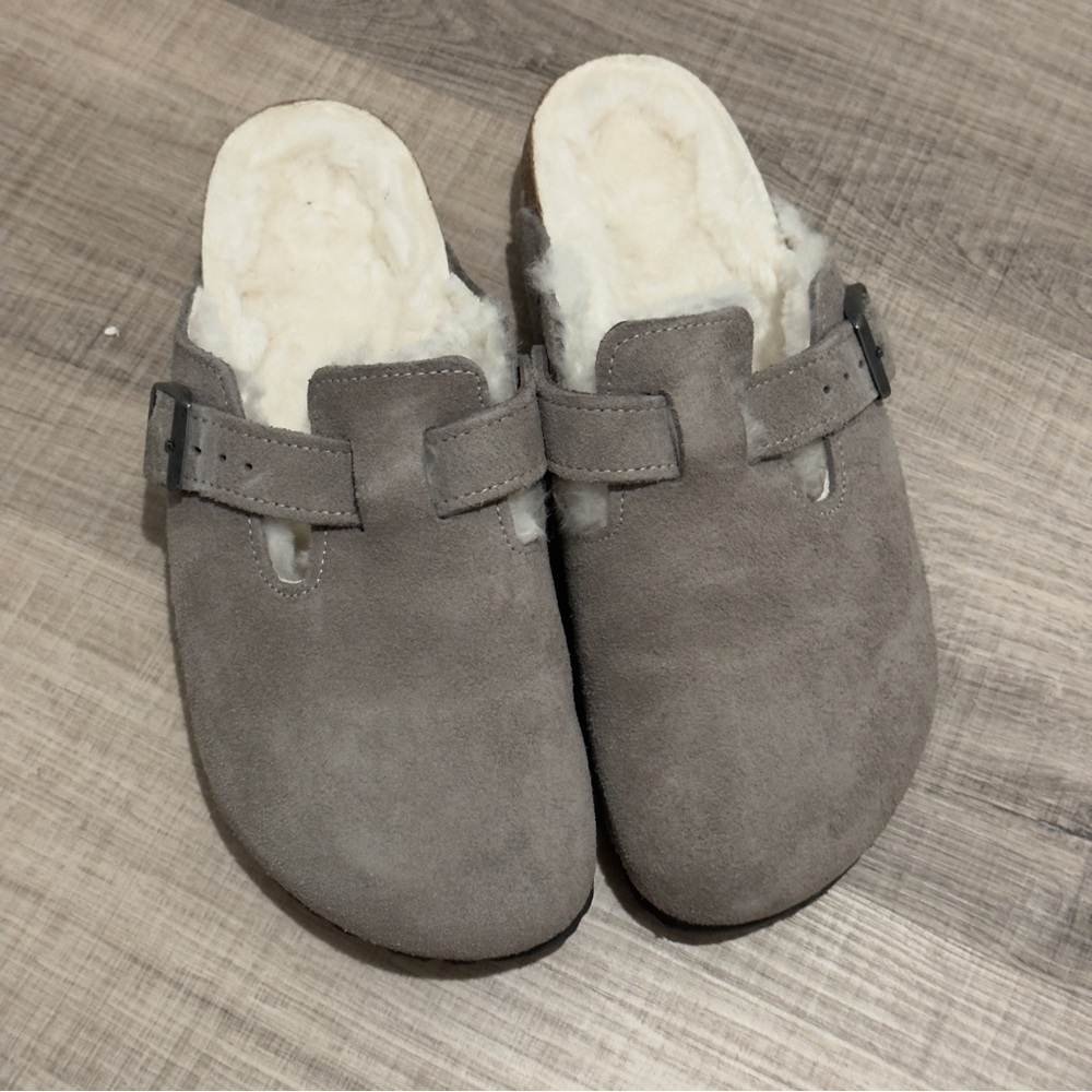 BIRKENSTOCK Boston Genuine Shearling Lined Clog in Stone Coin Suede Size 7-7.5US - Picture 16 of 16